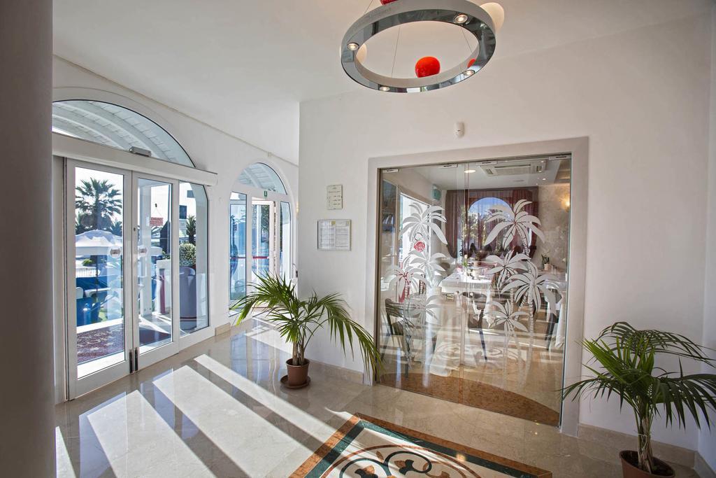Hotel Ambassador Grottammare Exterior photo